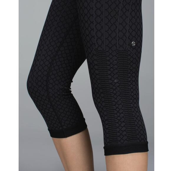 Lululemon In The Flow Crop II Heathered Deep Coal Legging Size 4 - Picture 1 of 9